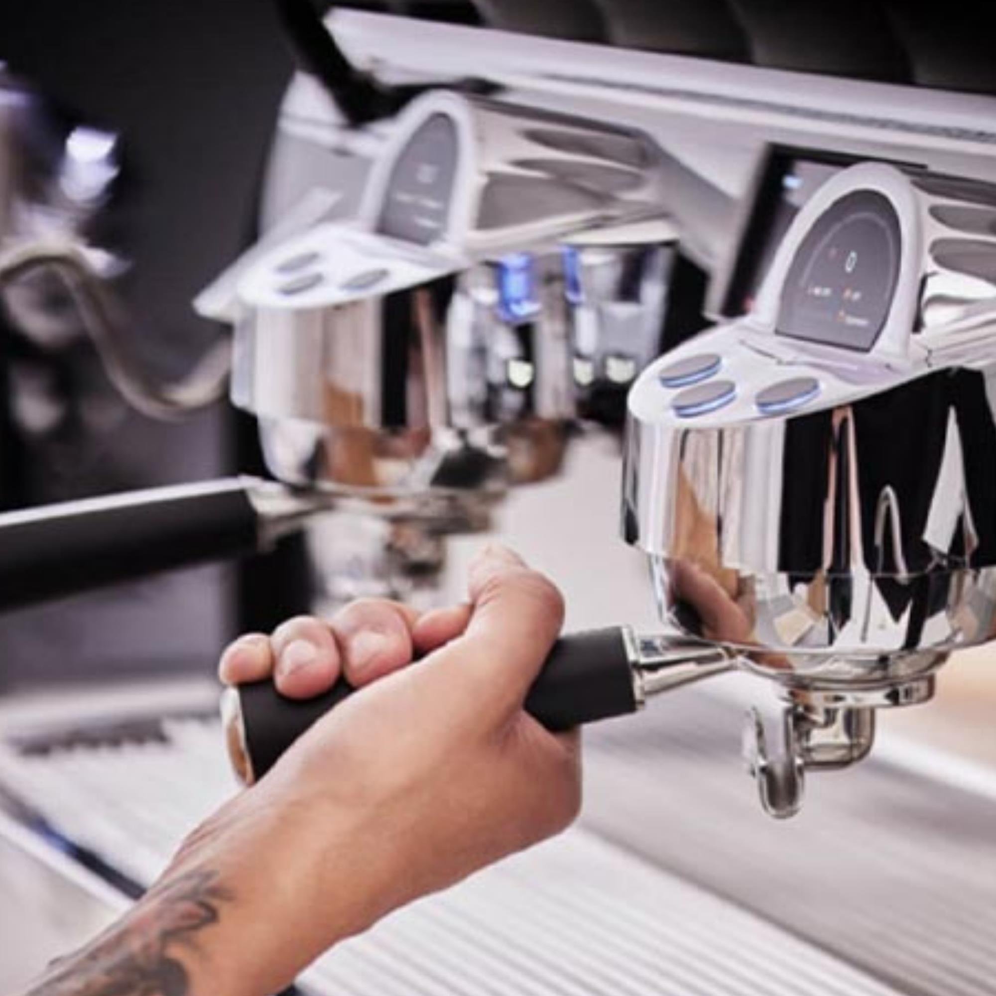 Victoria Arduino 2 Gruplu Espresso Kahve Makinesi Black Eagle Maverick Volumetric 2 Gr (Black Eagle Maverick Volumetric 2 Gr)
